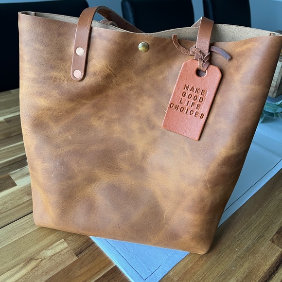 ♥️ KMM & Co Leather Tote in Distressed Ochre - Picture 7 of 15